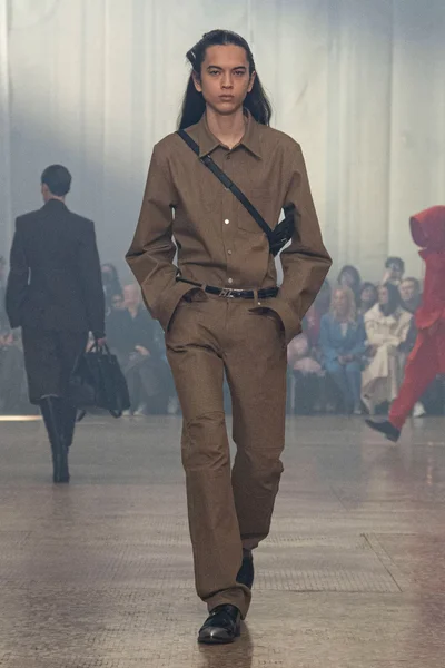 Look 23
